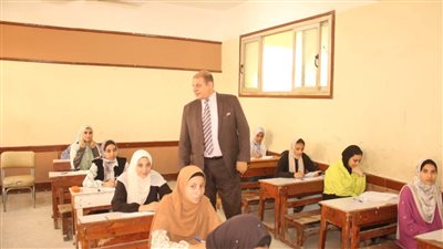 27 ألفا و700 طالب وطالبة يؤدون امتحانات الدبلومات الفنية ببنى سويف