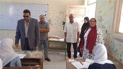 مدير تعليم قوص يتفقد لجان امتحانات الدبلومات الفنية 