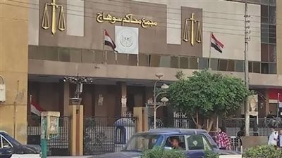  المشدد 5 سنوات لمتهم وشقيقة بسرقة سيارة