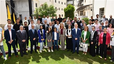 وزير الاتصالات يتفقد معهد