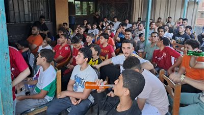 مقاهى ونوادي القليوبية تمتلئ بمشجعى الأهلى فى نهائى أفريقيا