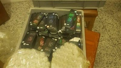 ضبط كميات كبيرة من السجائر الإلكترونية والشيش بمطار برج العرب بالإسكندرية 