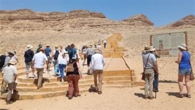 المناطق الأثرية بالمنيا تستقبل وفودًا سياحية أوروبية 