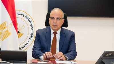 وزير الري يتابع خطة عمل صيانة وإحلال المنشآت المائية