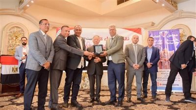 نقابة أطباء قنا تُكرِِّم رموزها وأطباءها المثاليين تقديرًا لعطائهم