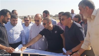 مسئولو الإسكان يتابعون سير العمل بمشروعات المرافق والخدمات بتوسعات مدينة الشيخ زايد