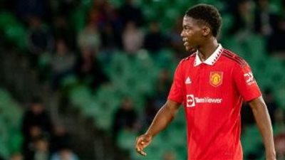 أسطورة مانشستر يونايتد يتغنى بالموهبة ماينو بعد التتويج بكأس الإتحاد