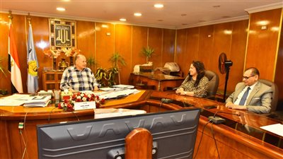 محافظ أسيوط: تذليل العقبات لنهو أعمال مشروعات هيئة تنمية الصعيد