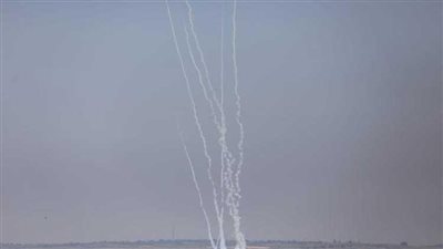 سماع دوي 15 انفجارًا في تل أبيب عقب رشقة صاروخية من غزة