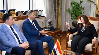 مستثمران مصريان بأمريكا يقدمان خطة للسياحة العلاجية في مصر.. ووزيرة الهجرة ترحب