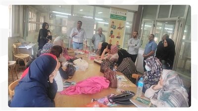 وزارة العمل تتابع الدورات التدريبية بمراكز التدريب المهني بسوهاج 