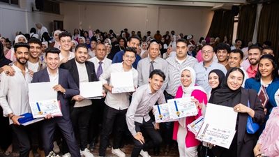 تكريم مشروعات تخرج طلاب الإذاعة والتليفزيون بإعلام الزقازيق 