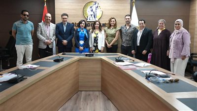  تناول قضايا المرأة بالمناهج التعليمية وتحويلها لأفلام قصيرة