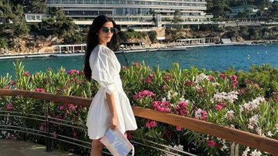 ريم سامي تستمتع بشهر العسل على البحر فى أول ظهور بعد الزواج 