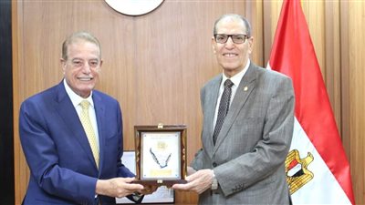 رئيس النيابة الإدارية يستقبل محافظ جنوب سيناء