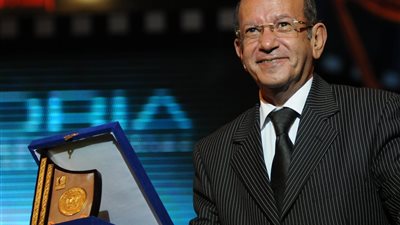 لطفي لبيب.. يكشف مفاجأة عن فيلم عسل اسود 