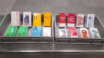 إحباط تهريب كميات كبيرة من الهواتف المحمولة بحقائب الركاب بالإسكندرية