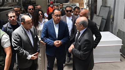 مدبولي يتفقد مصانع شركة 