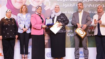 القباج  تشهد تخريج الدفعة الأولى من مدربي رعاية الطفولة 