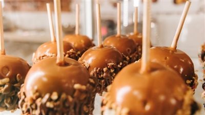 بديل صحي لأطفالك| طريقة عمل حلوى التفاح بالكراميل