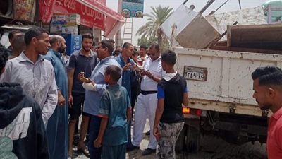 حملات مكبرة لرفع الإشغالات والعوائق بشوارع وميادين مدينة الفيوم 