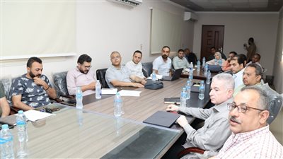 مياه الفيوم تناقش الموقف التنفيذي لمشروعات الصرف الصحي 