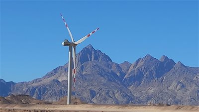 اليوم.. وزير الكهرباء يفتتح مشروع محطة طاقة الرياح بخليج السويس