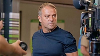 فليك يصل برشلونة استعدادا لقيادة البارسا 