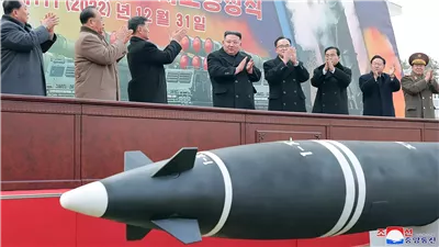 لحظة انفجار صاروخ كوري شمالي يحمل قمرًا صناعيًا في الجو.. فيديو