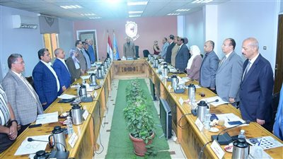 جامعة سوهاج تنظم دورات تدريبية للخريجين من خلال قسم النبات والميكروبيولوجي 