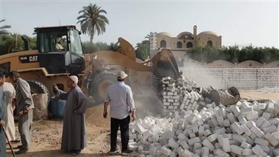 إزالة التعديات على الأراضي الزراعية وأملاك الدولة بالفيوم 