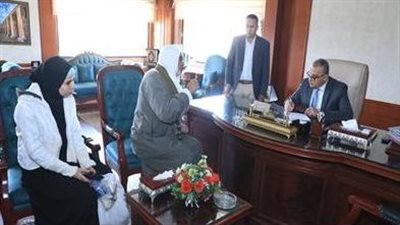 سوهاج تفحص شكاوى 135 مواطن خلال اللقاء الجماهيري 