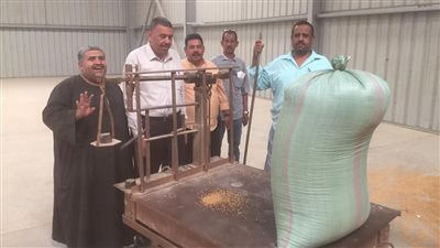 رئيس مركز الفتح بأسيوط يتفقد شونة البنك الزراعي للاطمئنان على لتوريد القمح