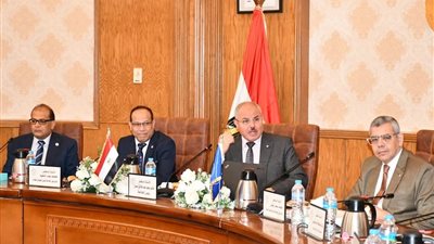 رئيس جامعة قناة السويس يُعلن إدراج الجامعة  ضمن 18 جامعة مصرية في تصنيف التايمز العالمي  