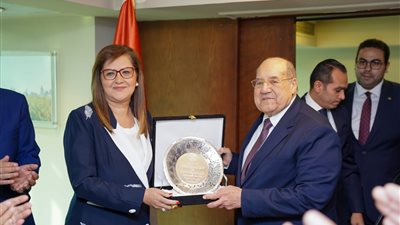 المحكمة العربية للتحكيم تكرم الدكتورة هالة السعيد