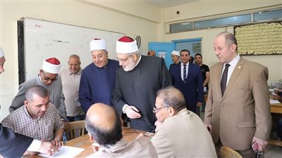 وكيل الأزهر ورئيس قطاع المعاهد يتفقدان مركز تصحيح شهادات القراءات