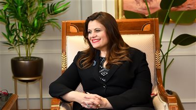 وزيرة الهجرة تلتقي أحد رموز الجالية المصرية بسويسرا للاستماع لأفكاره