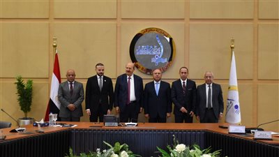 النقل: إنشاء أول مشروع من نوعه في مصر لتخريد السفن بميناء دمياط