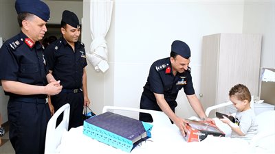 الأكاديمية العسكرية تنظم زيارة لطلبة الكلية الجوية لمستشفى أهل مصر لعلاج الحروق