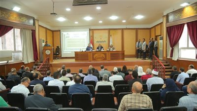 محافظ كفر الشيخ يناقش موقف تنفيذ مشروعات الخطة الاستثمارية للعام المالي 2023-2024