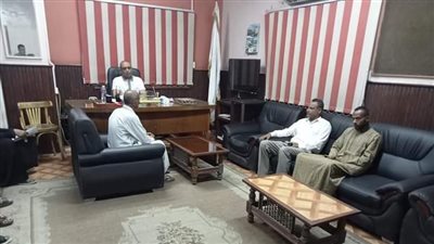  رئيس مركز قوص يستقبل عدد من المواطنين لبحث شكواهم 