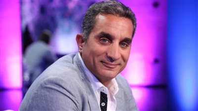 باسم يوسف.. جون ستيوارت المصري وجهات نظر ثاقبة بإفيهات ساخرة