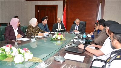 محافظ سوهاج يترأس اجتماع اللجنة العليا لحوكمة منظومة العمران