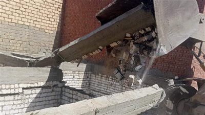 إزالة أعمدة خرسانية داخل الحيز العمرانى لمدينة الفيوم 