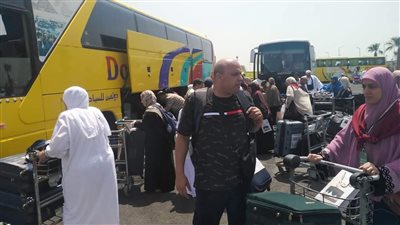 المنوفية تودع أول فوج لحجاج الجمعيات 