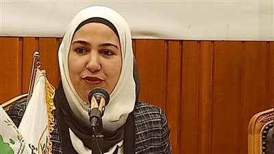 دكتور وليد عتلم يهنىء الدكتورة شيماء محي الدين محمود بمناسبة فوزها بجائزة الدولة التشجيعية 