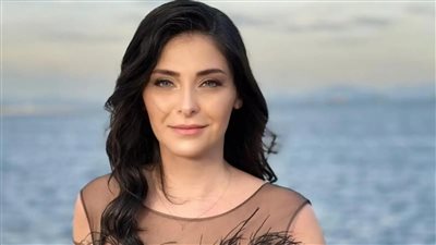 جولشاه تشوم أوغلو.. وفاة بطلة Town Doctor بعد معاناة من السرطان (صور)