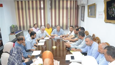 سكرتير مساعد البحيرة يناقش ملف تقنين أراضي الدولة 