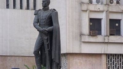 الداخلية تكشف حقيقة سرقة سيف تمثال سيمون بوليفار