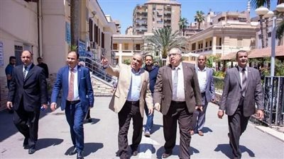 نائب رئيس جامعة طنطا يتفقد امتحانات كلية التجارة